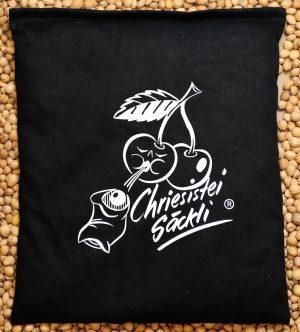 Kirschensteinkissen schwarz mit Chriesistei Logo
