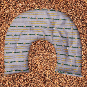 Nackenkissen Edelweiss hellblau mit Traubenkernen Gefüllt