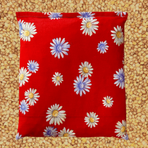 Abbildung: Kirschensteinkissen mit Gänseblümchenmuster