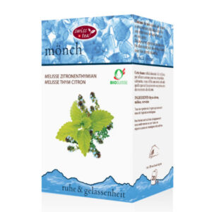 Abbildung: Dieser wohltuende Tee vereint feine Kräuter wie Melisse, die für ihre entspannende Wirkung geschätzt wird. Er bringt das Gefühl eines leichten Sommertages in Ihr Zuhause – zu jeder Jahreszeit – und lädt zu kleinen Auszeiten voller Ruhe ein.